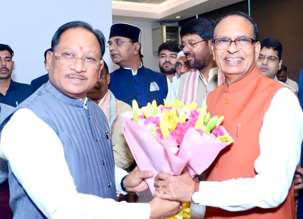 अपनापन’ के विमोचन समारोह में शामिल हुए मुख्यमंत्री विष्णुदेव साय.