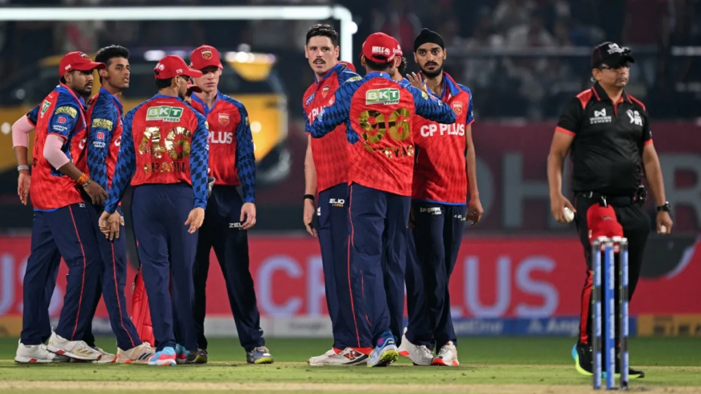 Punjab Kings Playoff Scenario : पॉइंट्स टेबल में फिसली पंजाब किंग्स, अब नेट रन रेट बनेगा सबसे बड़ा हथियार